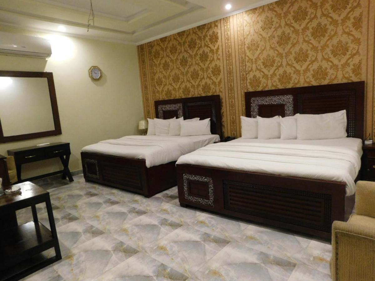 Hotel S.R. Lounge Multan Exterior foto