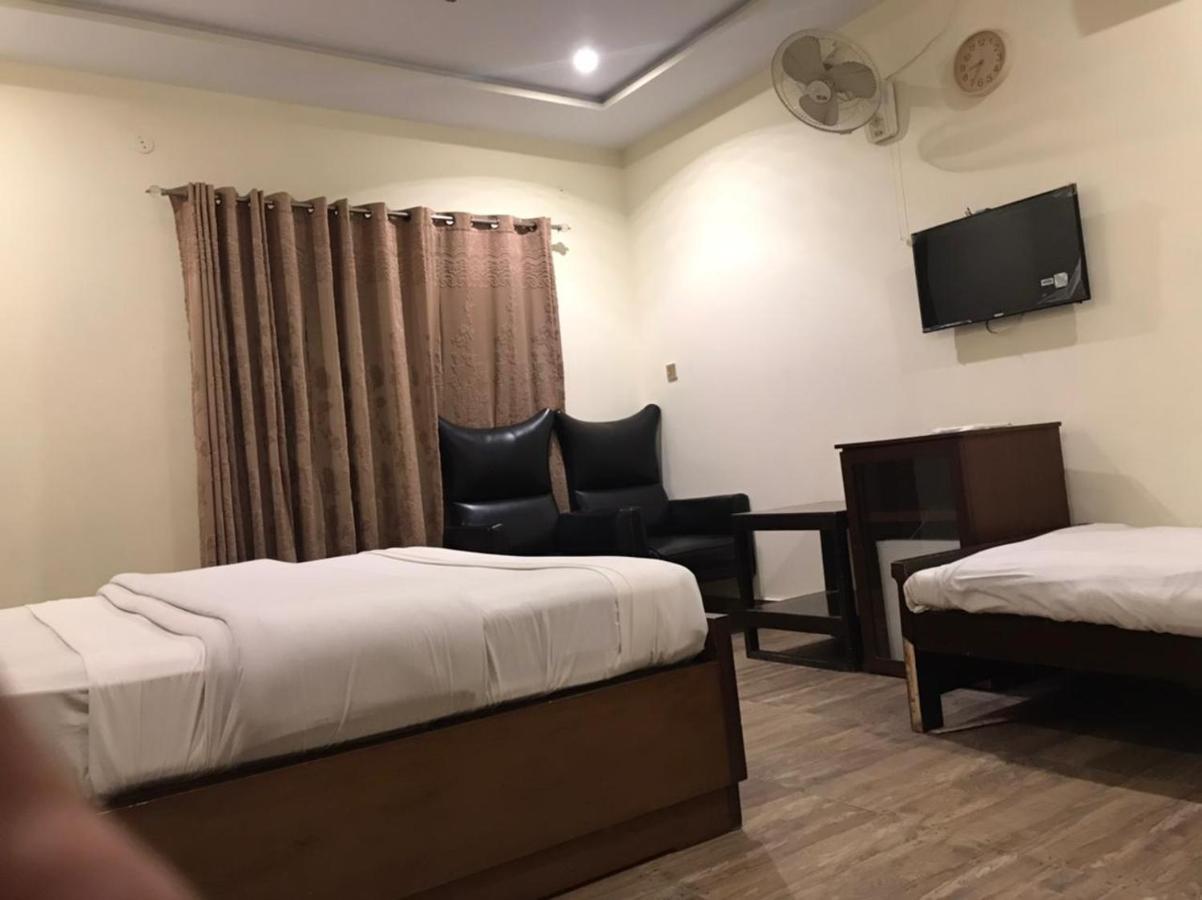 Hotel S.R. Lounge Multan Exterior foto