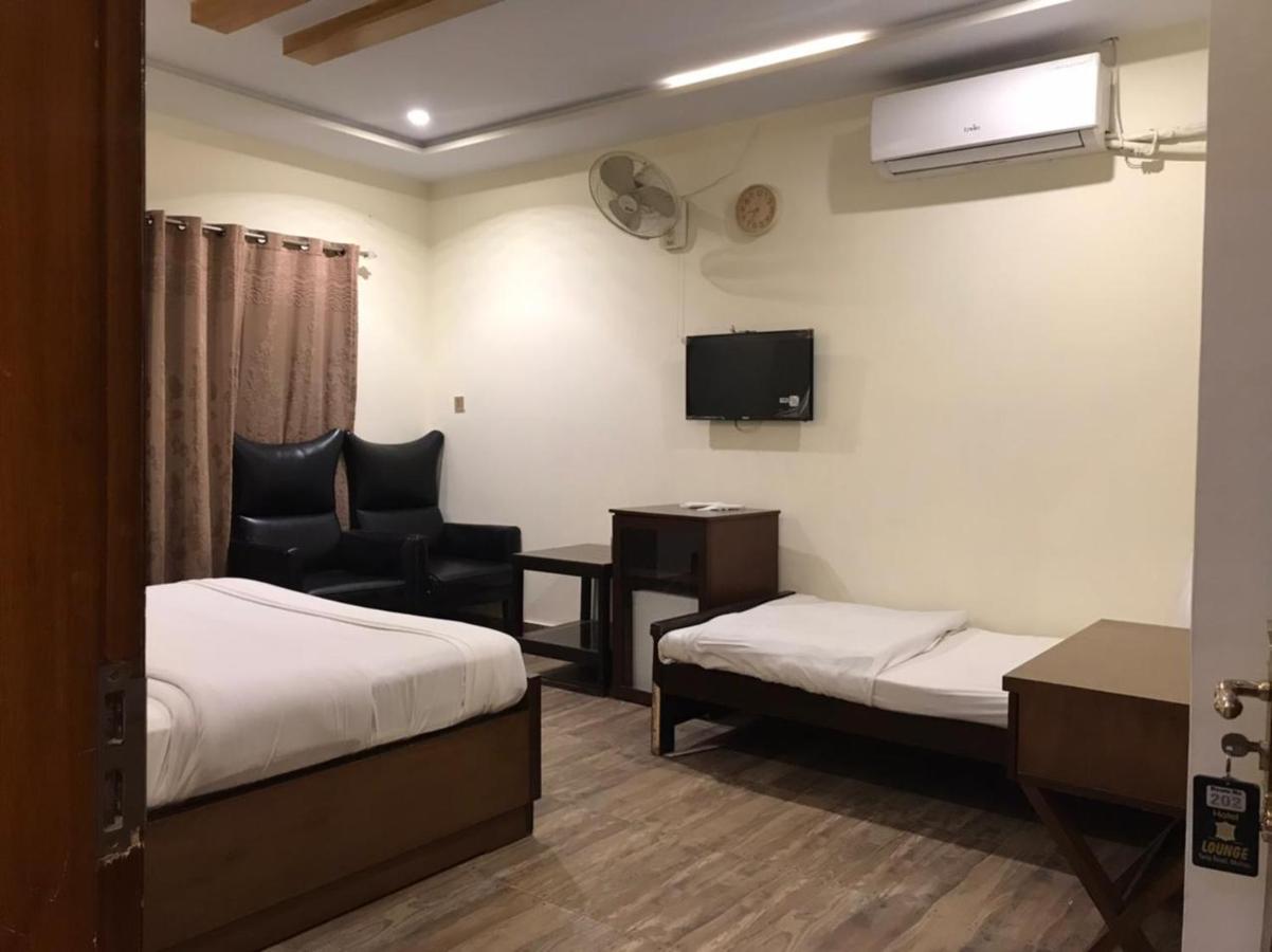 Hotel S.R. Lounge Multan Exterior foto